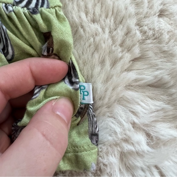 Posh Peanut Dante Zebra Print Henley Short Sleeve Twirl Skirt Bodysuit Sz 3-6M - Picture 4 of 5